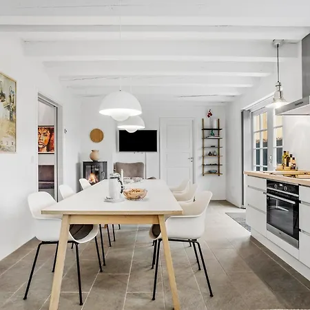 Vakantiehuis 3 Bedroom Awesome In