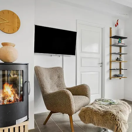 3 Bedroom Awesome In Holiday home